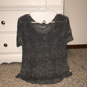 🍁 SALE 🍁 Distressed Hollister Top